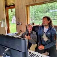 Erkki-Sven Tüür ja Endrik Üksvärav_ Helilooja uut kooriteost tutvustamas_Foto Kristel Üksvärav